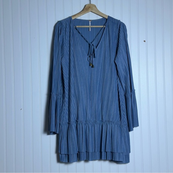 Free People Oversized Pleated Bell Sleeve Mini Dress S  Bohemian Relaxed Fit - Picture 5 of 14